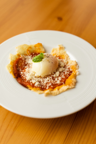 Pranzo o cena a base di tapas con ripieni della tradizione sarda