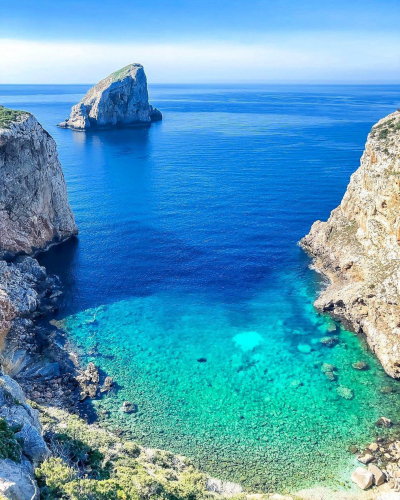 Kristallklares Meer im Golf von Alghero