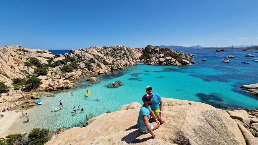 Two hikers in Cala Coticcio