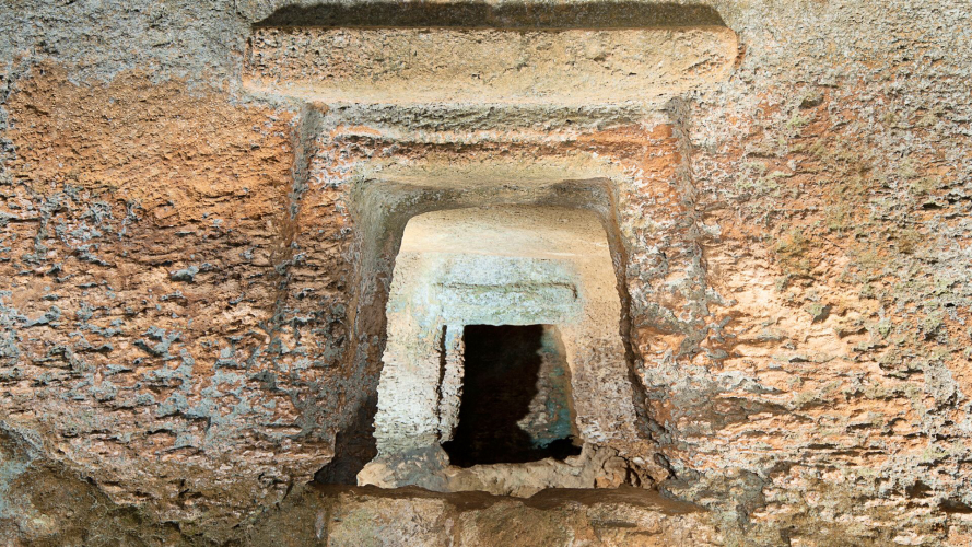 Audioguide tour of a domus de janas