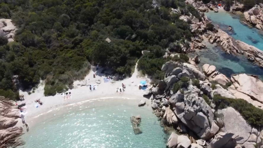 Sabbia bianchissima di una spiaggia a San Teodoro