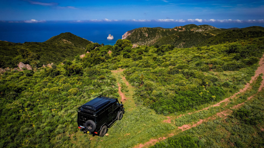 Jeep lors d'une excursion près d'Iglesias