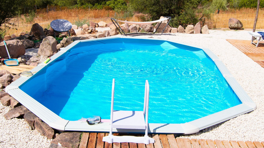 Piscine dans la région de Perfugas où vous pourrez vous détendre et vous baigner dans la nature.