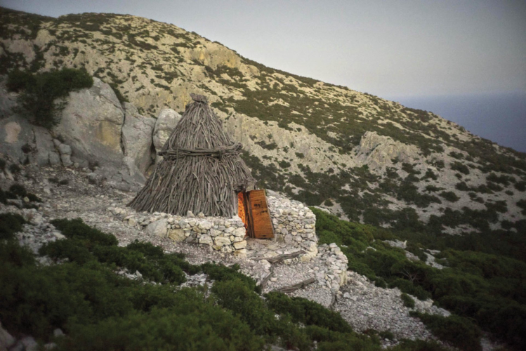 Típica cabaña de pastor conocida como Cuile a lo largo del itinerario del tour en Supramonte