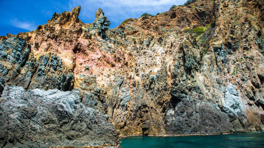 la costa salvaje de Capo Marrargiu en Bosa