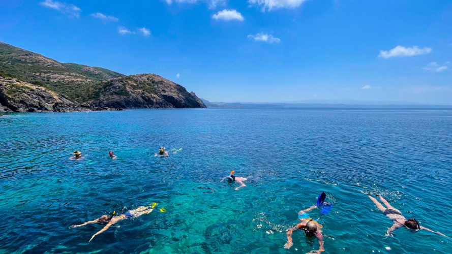 buceo en grupo en las calas y ensenadas de Capo Marrargiu