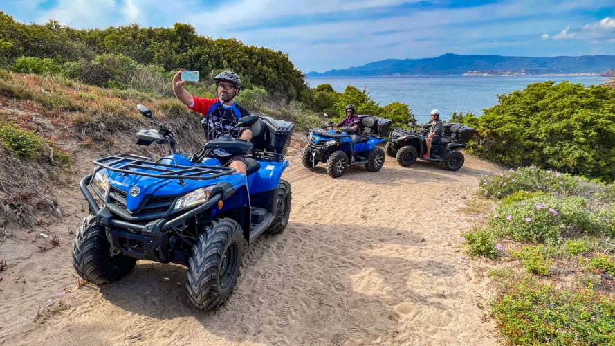 Randonnées en quad dans la nature du littoral de Bosa