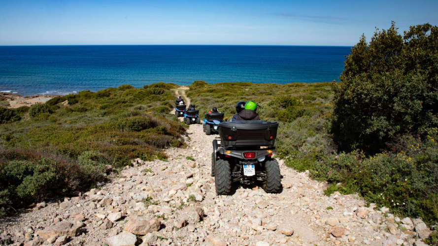 Randonnées en quad dans la nature du littoral de Bosa