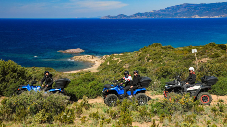 Randonnées en quad dans la nature du littoral de Bosa