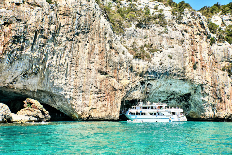 <p>Tour of the beaches with crystal clear sea of the Gulf of Orosei</p><p><br></p>