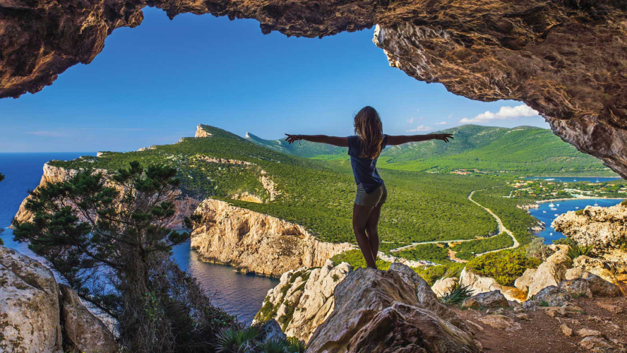 Vista sul promontorio di Porto Conte dalla Grotta dei Vasi Rotti