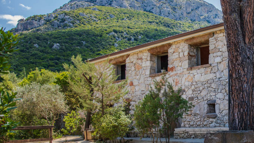 Exterior of the museum and Ogliastra mountains