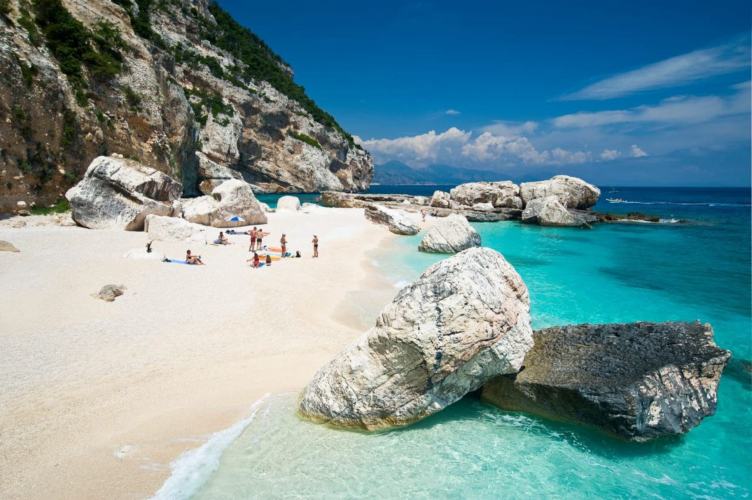 Der Strand Cala Mariolu im Golf von Orosei