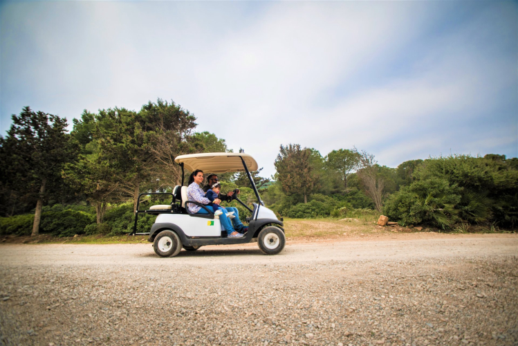 Alquiler de coches eléctricos en el Parque de Porto Conte
