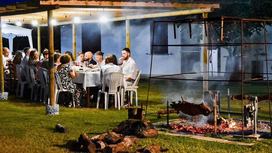 Cena in vigna nel territorio di Alghero