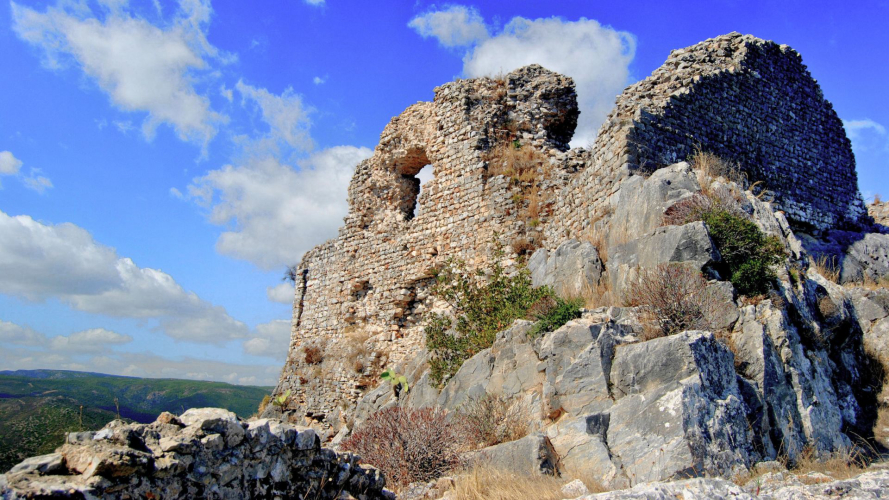 resti del castello di Quirra sui monti di Villaputzu