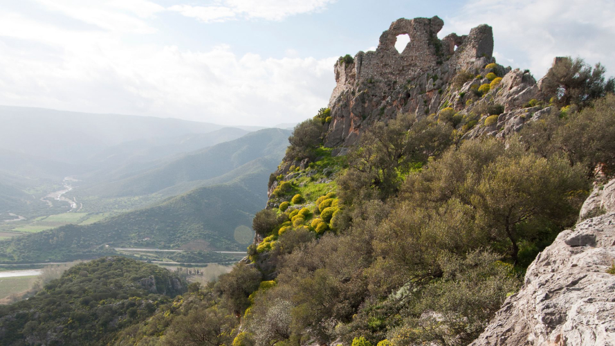 resti del castello di Quirra sui monti di Villaputzu