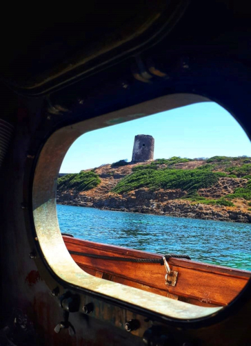 Blick vom Gozzo auf den Asinara-Turm