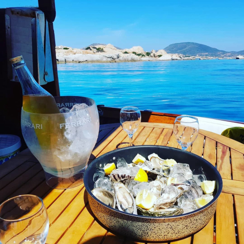 Austern, serviert an Bord der Gozzo in Asinara