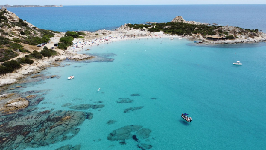 Spiaggia di Porto Giunco a Villasimius nella costa sud della Sardegna