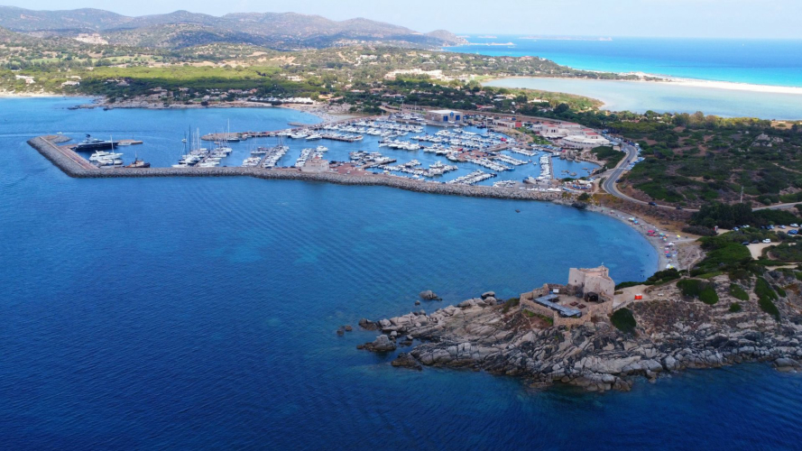 Vista dall'alto dell'area Marina Protetta di Capo Carbonara a Villasimius