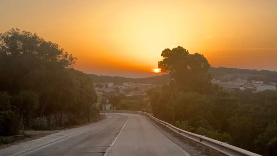 Tramonto durante l'escursione in bici elettrica sul monte Moro
