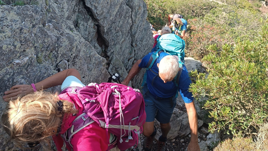Randonneurs lors d'une randonnée dans la région de Sassari