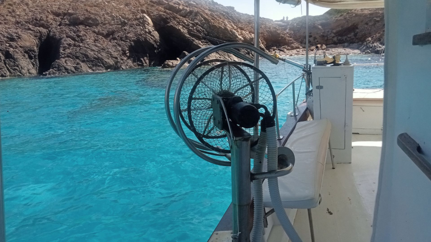 Dettagli del gozzo utilizzato per l'attività di pescaturismo da San Teodoro