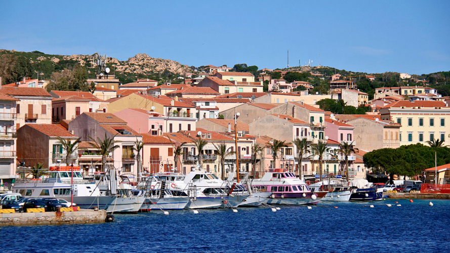 Hafen von La Maddalena