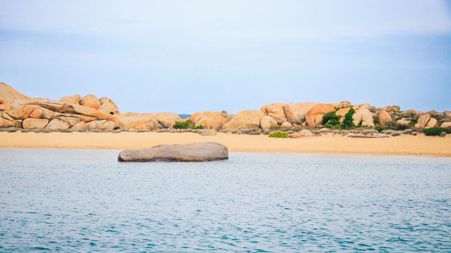 Vista de la playa principal de Lavezzi