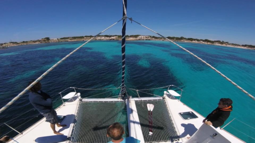 Ausflüge an Bord eines Katamarans im La Maddalena-Archipel