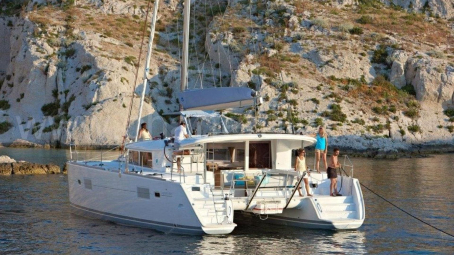 Catamaran pendant l'excursion à Tavolara