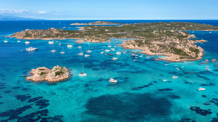 Vue aérienne des piscines naturelles de Budelli