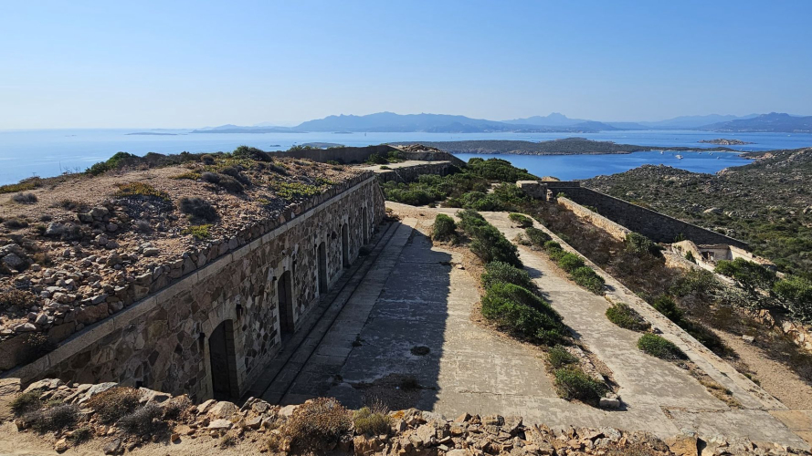 Resti della batteria Poggio Raso a Caprera