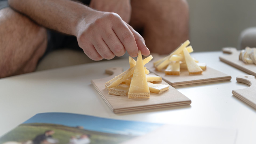 Degustazione di formaggi del caseificio