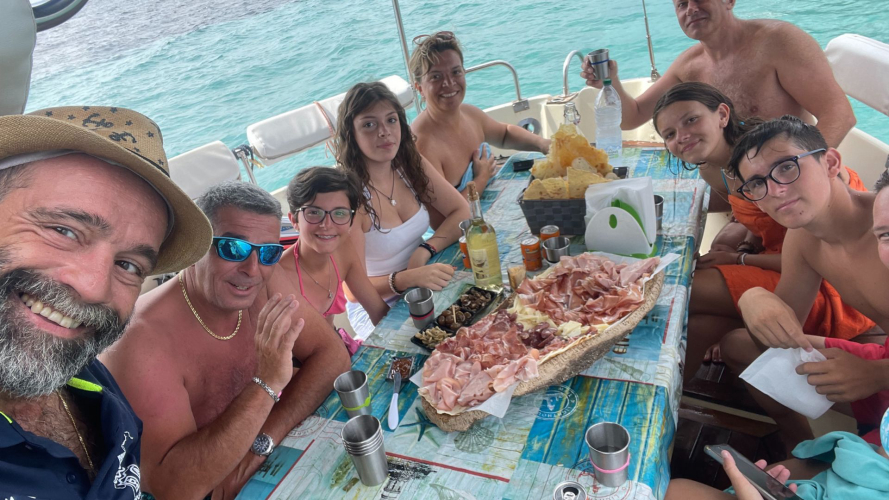 Aperitivo offerto a bordo durante l'escursione sull'isola dell'Asinara