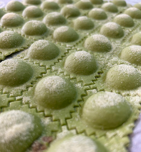 Dettaglio ravioli fatti con gli spinaci