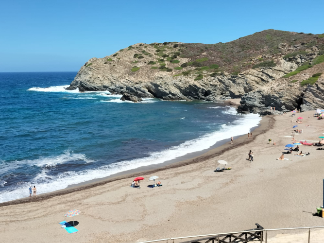 Das kristallklare Meer von Argentiera im Norden Sardiniens