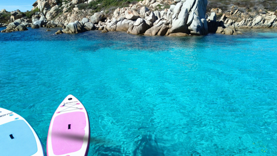 Mare turchese nel sud della Corsica