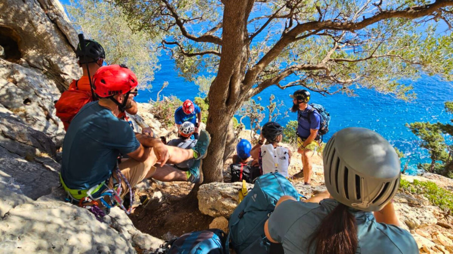 Gruppo di escursionisti durante il trekking