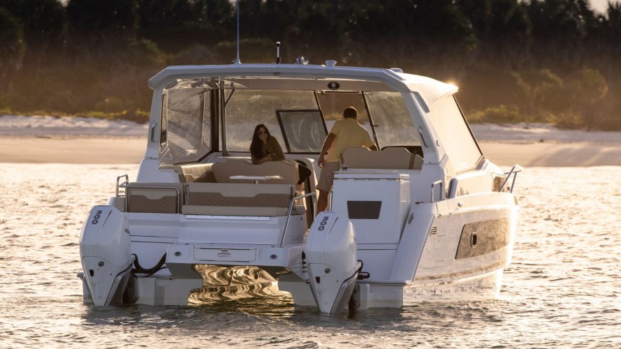 Katamaran während der Katamaran-Tour in Cala Mariolu