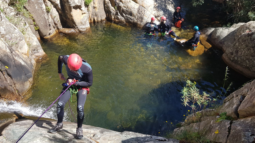 Calata in corda nella cascata di Sa Spendula a Villacidro