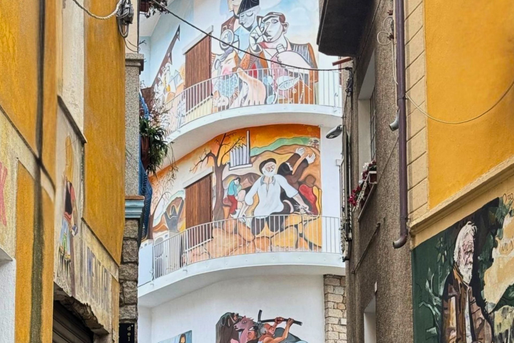 Murales di Orgosolo durante il tour guidato