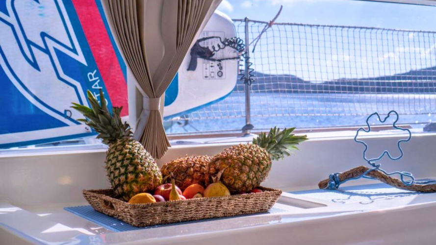 Frutta offerta durante l'escursione a Tavolara