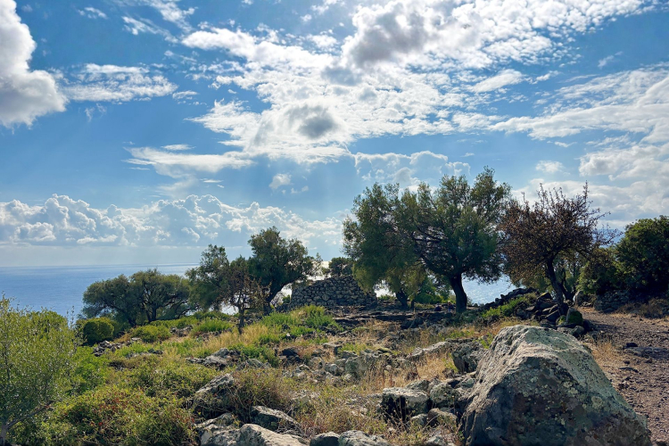 Sito archeologico di età nuragica nei sentieri del Supramonte