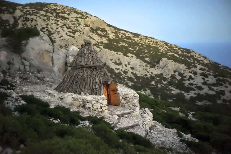 Visita alla capanna del pastore nel tour del Supramonte