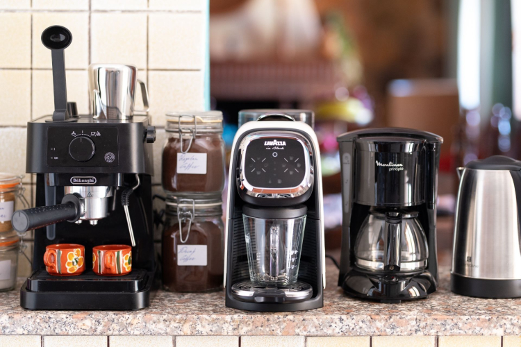 Accessoires pour le petit-déjeuner disponibles à la maison d'hôtes Sound Healing à Cagliari