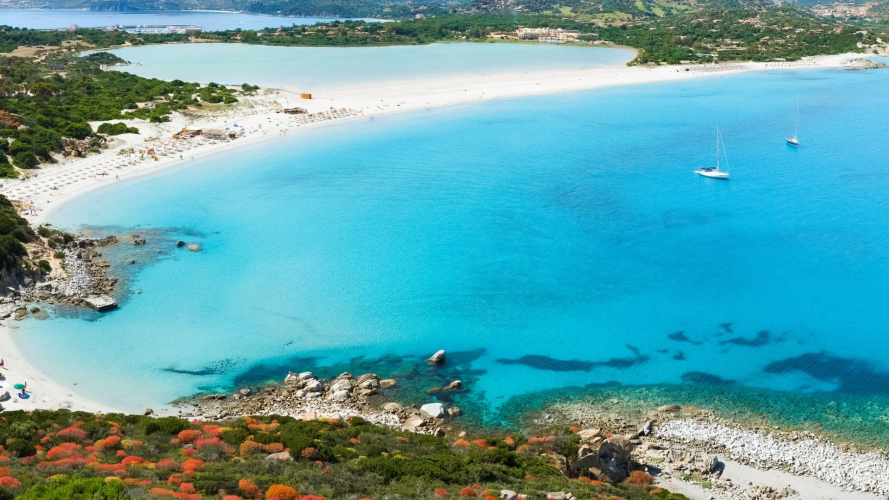 Costa di Villasimius con acque cristalline