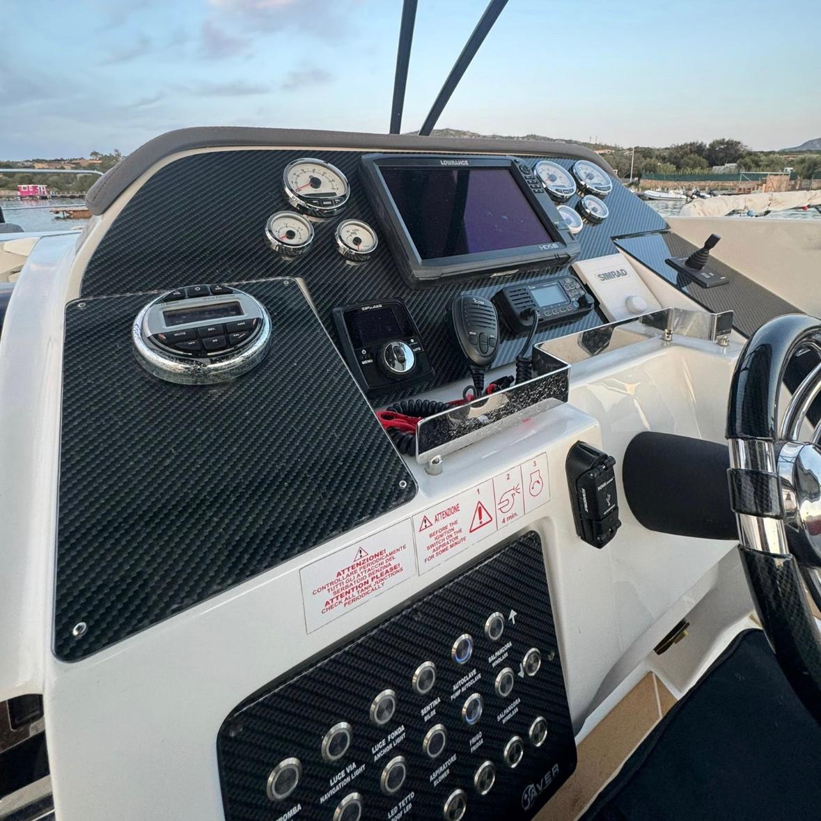 Eine private Bootstour ab Portisco, die ein einzigartiges Erlebnis zwischen den Inseln La Maddalena und Tavolara bietet