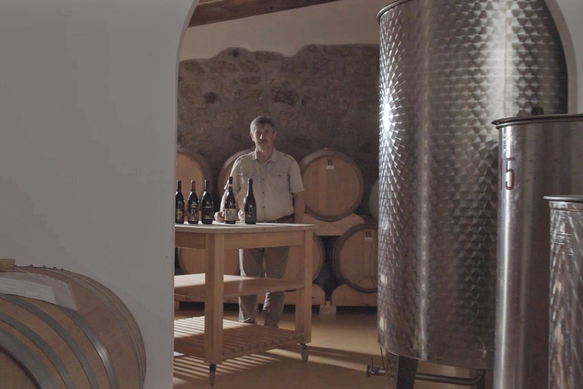 Sala para la fermentación del vino en Gallura